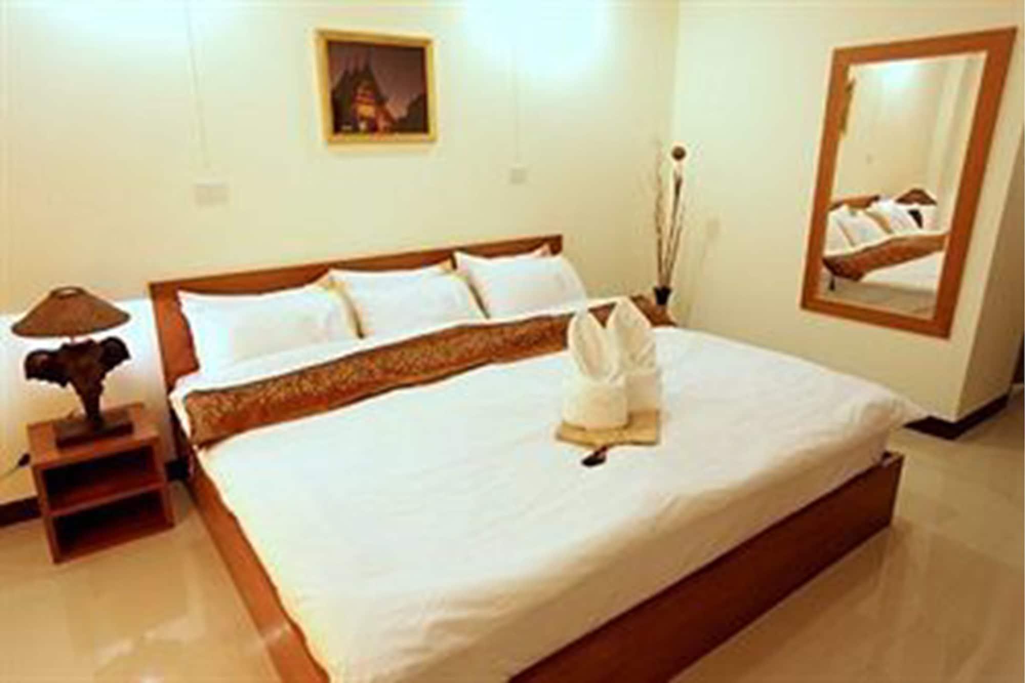 Rafael Hotel And Mansion Bangkok - Sha Extra Plus Certified Exterior photo