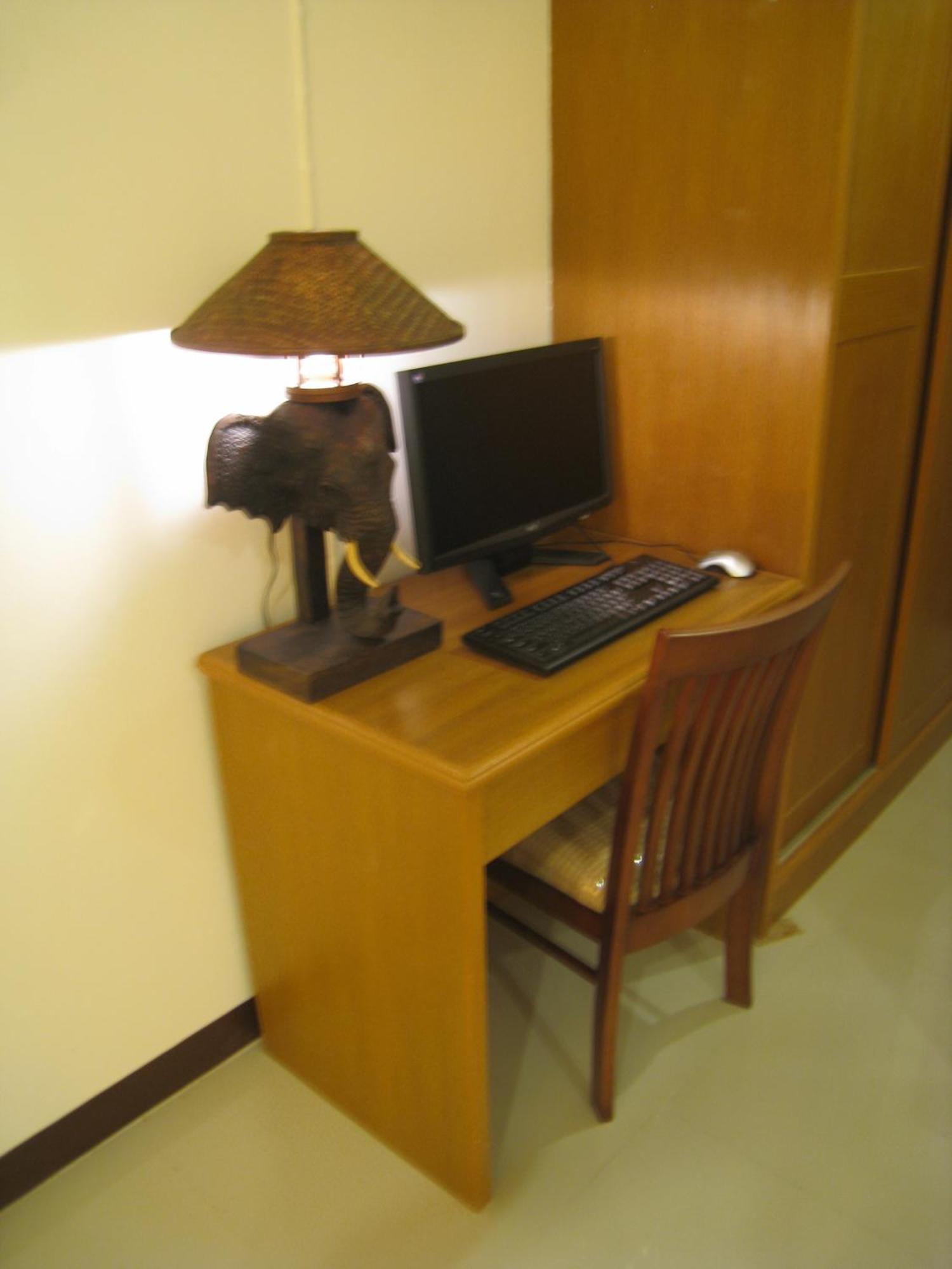 Rafael Hotel And Mansion Bangkok - Sha Extra Plus Certified Exterior photo
