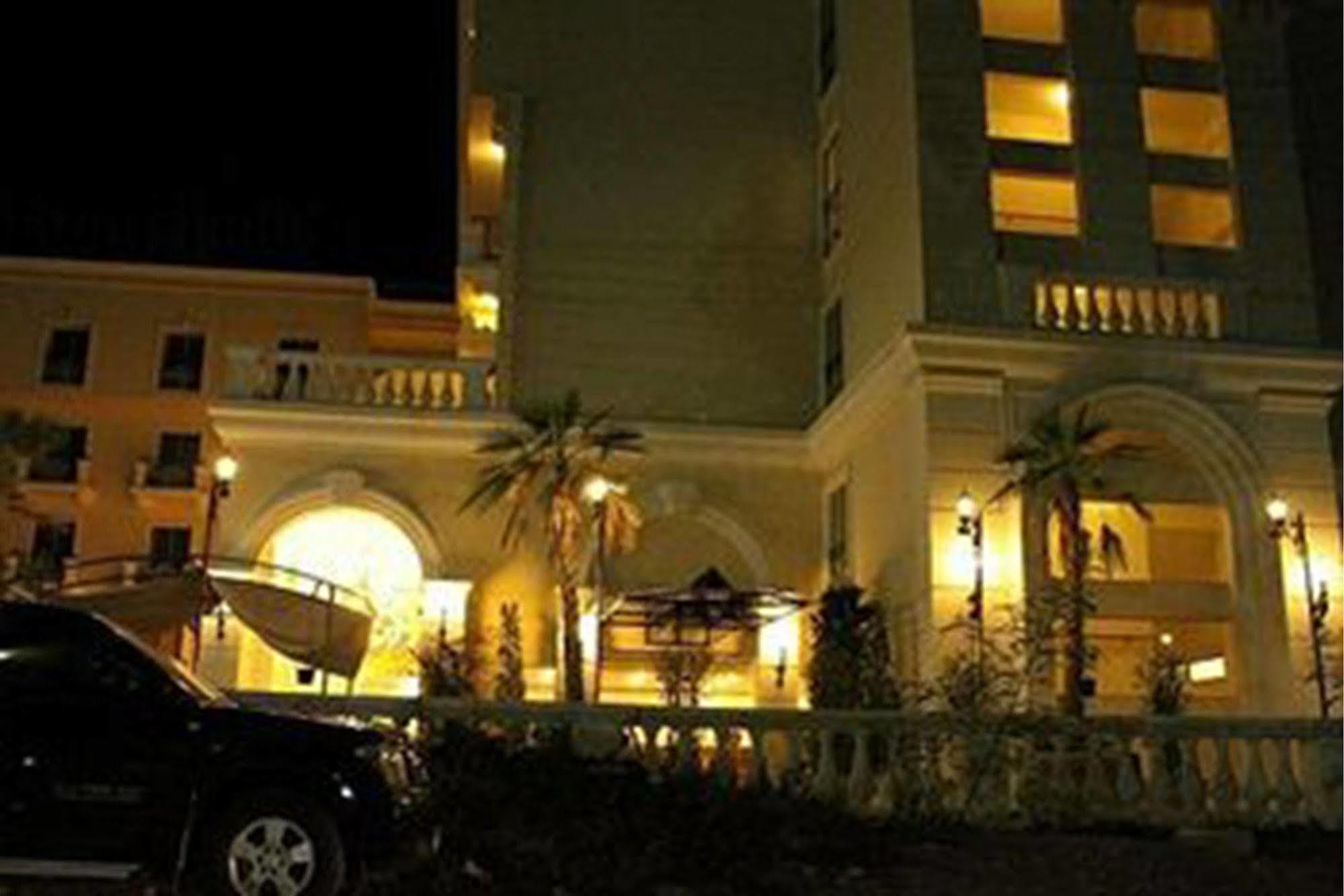 Rafael Hotel And Mansion Bangkok - Sha Extra Plus Certified Exterior photo